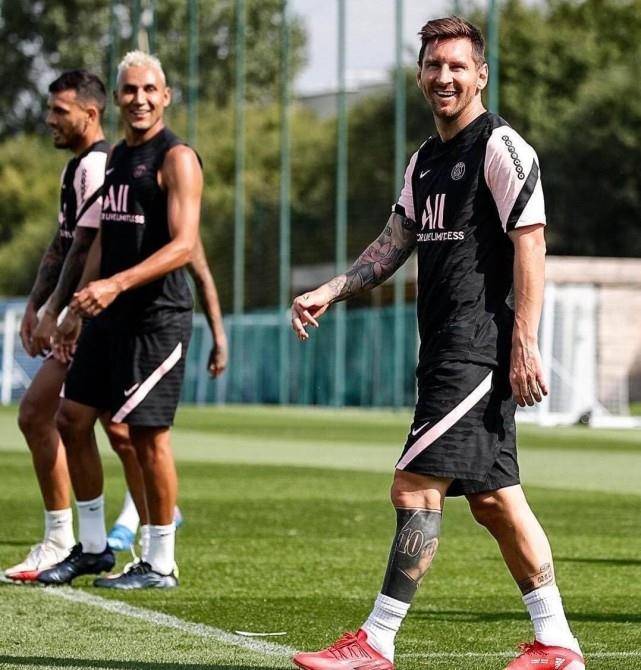 性的比赛中 性的比赛中